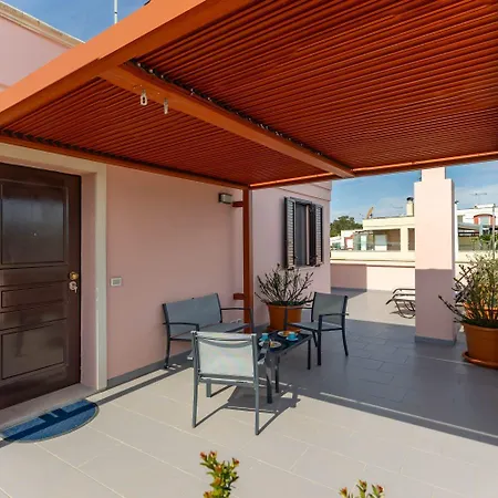 La Terrazza Salentina Lecce-Charme & Comfort - Parcheggio Exterior photo